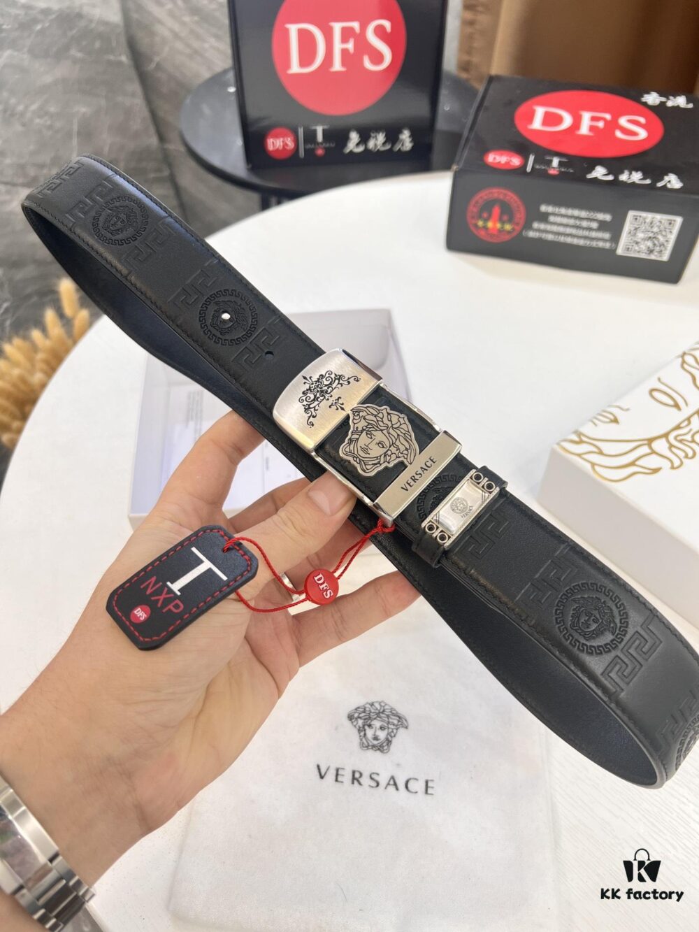 Versace Belt New Arrival Top Quality Genuine Leather Fashion Design with Medusa Head Embossing and Stainless Steel Hardware