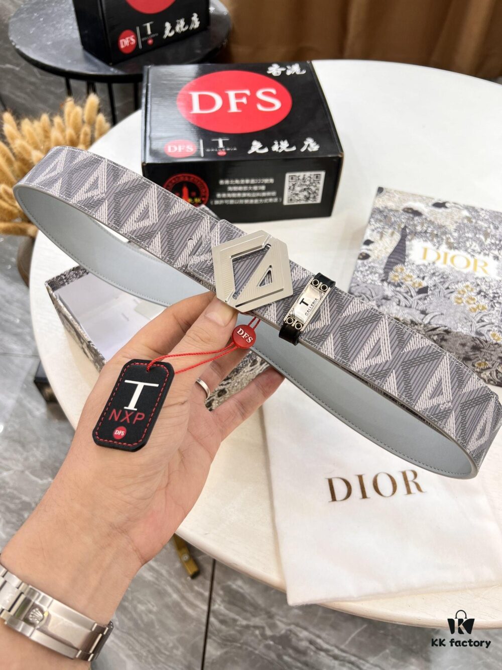 Dior D Belt, Hong Kong Duty-Free Gift Set (NXP RFID Tag with Official Website Verification, Authentic Anti-Counterfeit Chip)