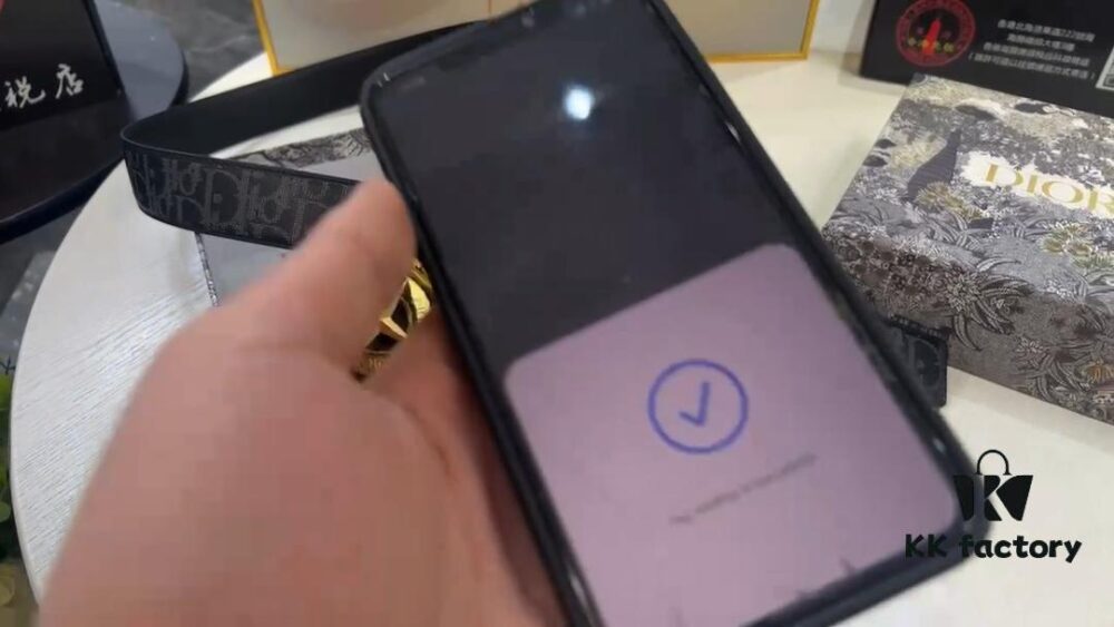 Dior Unisex Series, Imported Embossed Plain Weave Double-Sided Belt, Genuine Leather, Authentic Synchronized Production