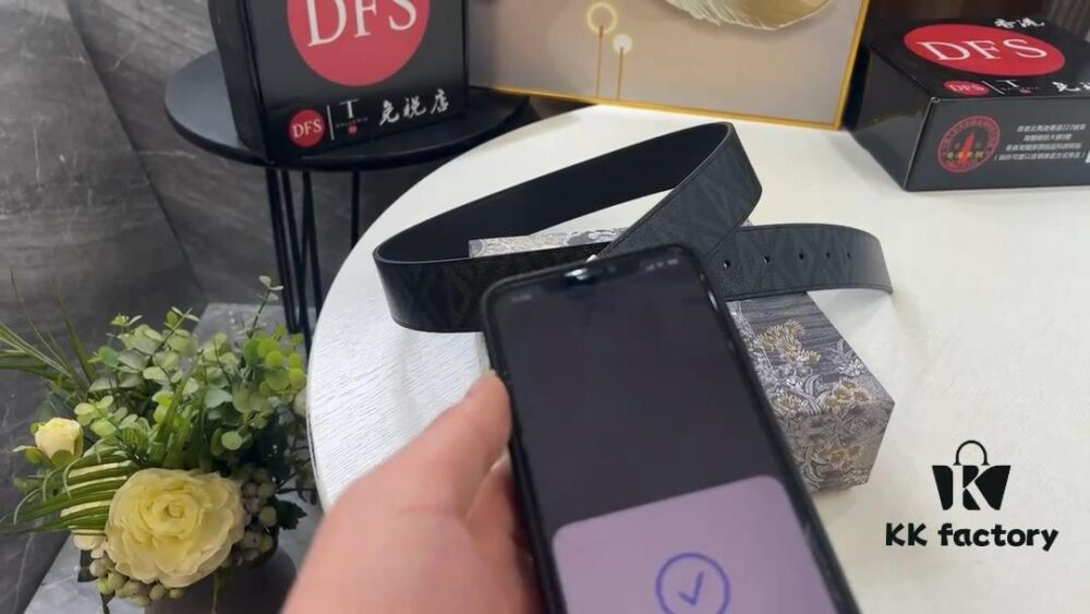 New Style Four-Corner Snap Button, Double-Sided Use, Soft and Smooth Texture