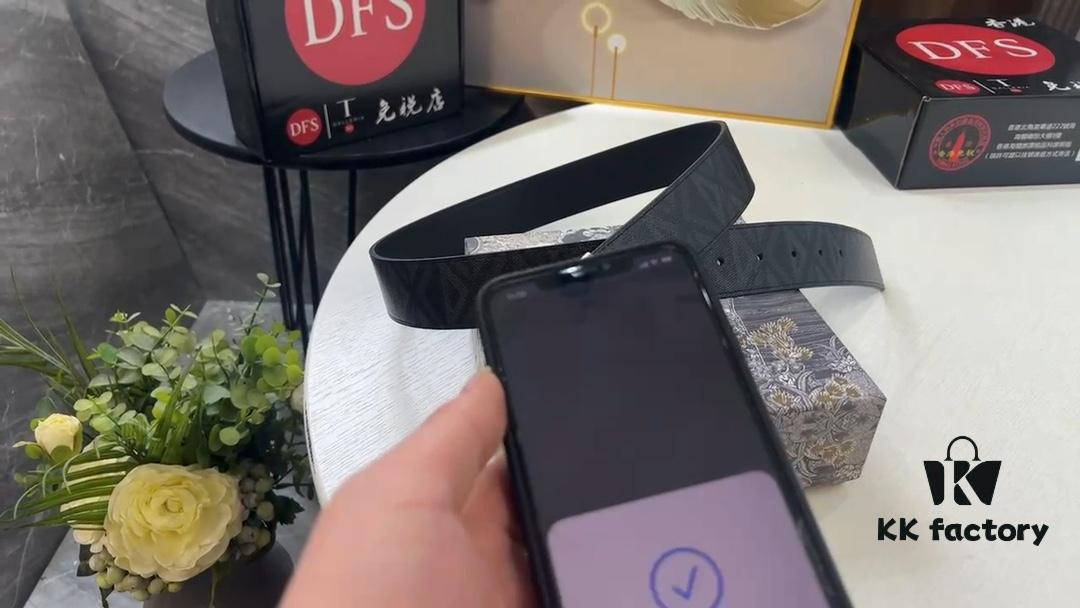 New Style Four-Corner Snap Button, Double-Sided Use, Soft and Smooth Texture