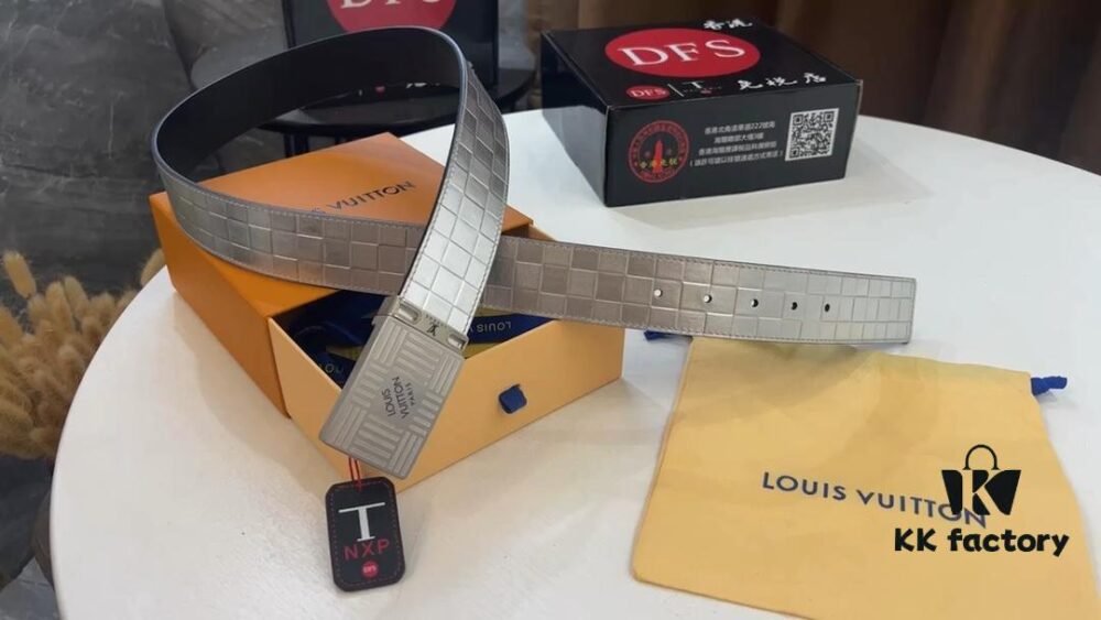 LV New Checkered Leather Belt, Fashion Casual Style, Reversible Design