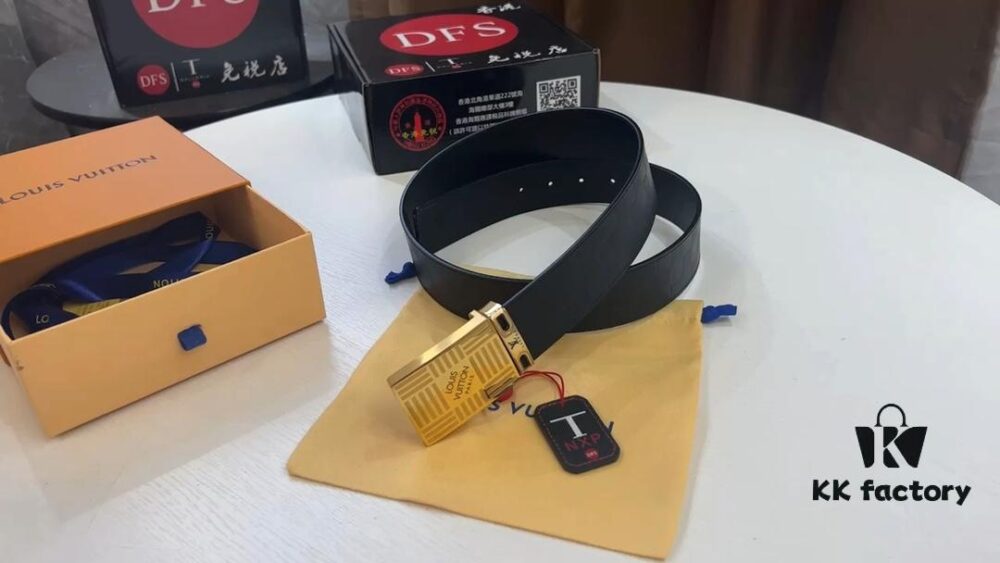 LV New Checkered Leather Belt, Fashion Casual Style, Reversible Use