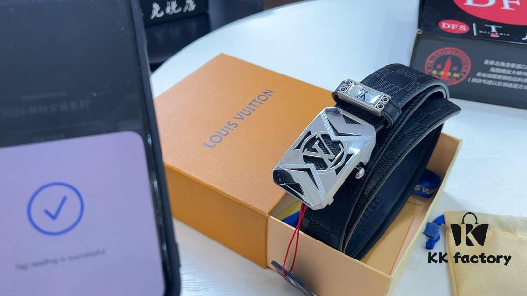 LV New Checkered Leather Belt, Fashion Casual Style with Video Anti-counterfeiting Induction Network