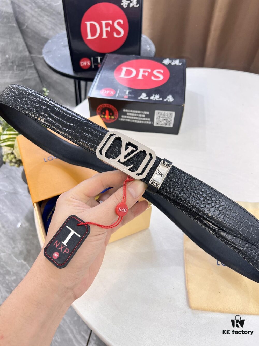 Louis Vuitton Automatic Buckle Belt, Top-Quality Genuine Leather with Crocodile Texture, 3.5cm Width, Premium Business Formal Accessory