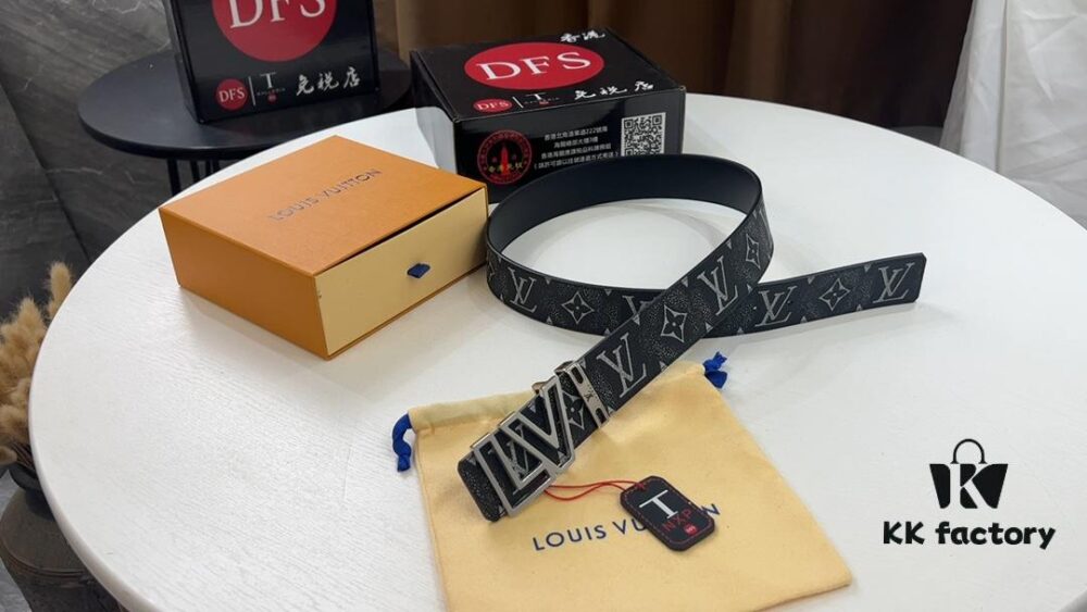 LV New Checkered Leather Belt, Fashion Casual Style, Reversible Use