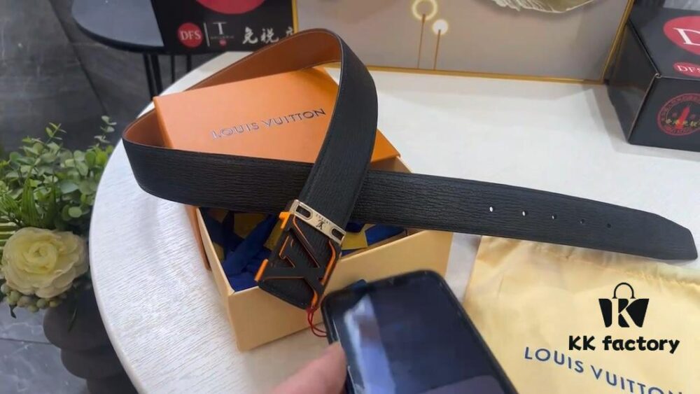 Top Grain Cowhide, Premium Quality Leather, LV Double-Sided Usage, New Stainless Steel Hardware