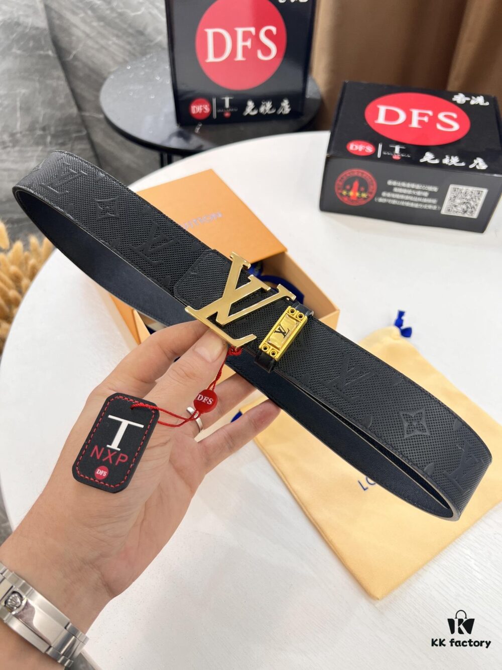 Top-Tier Louis Vuitton LV Pattern Belt, Genuine Full-Grain Calfskin with NXP Smart Chip, 3.8cm Width, Hong Kong Duty-Free Gift Box