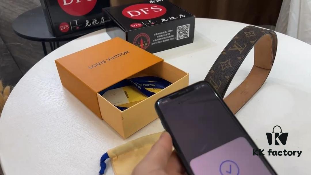 LV New Checkered Leather Belt, Fashion Casual Style with Video Anti-Counterfeit Authentication and Network Sensing Entry