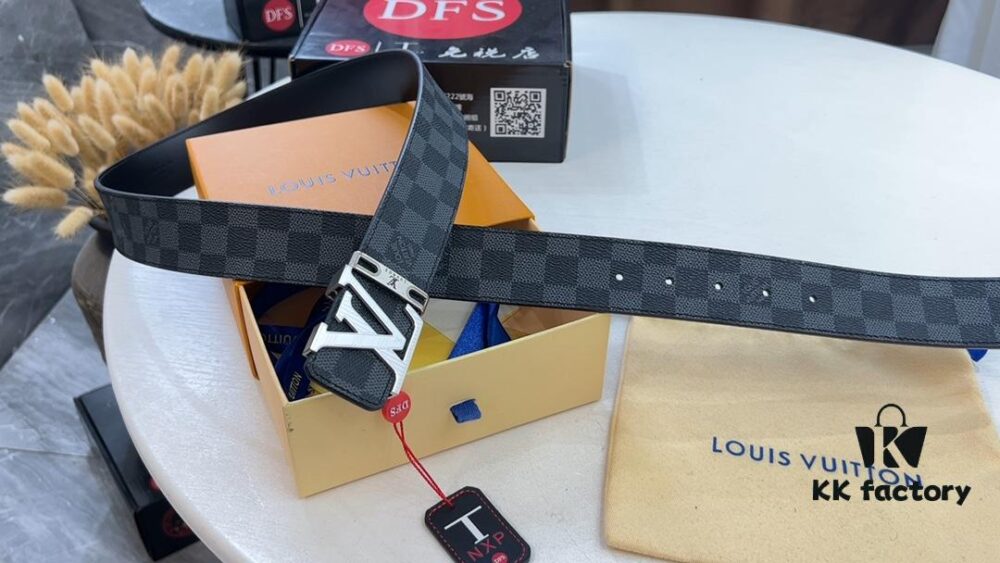 LV New Checkered Leather Belt, Fashion Casual Style with Video Anti-counterfeiting Induction Network