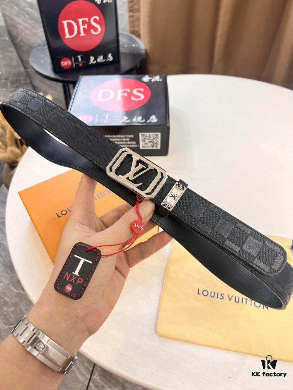 Louis Vuitton Automatic Buckle Belt, Top-Quality Genuine Leather, 3.5cm Width, Imported Calfskin with Grid Pattern, Smooth Slide Mechanism, Stainless Steel Hardware