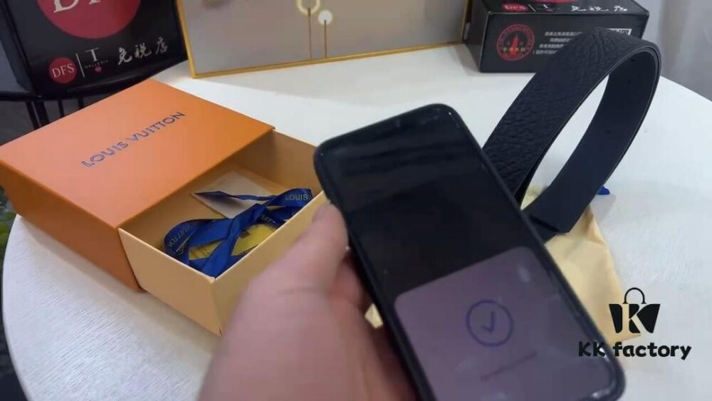 LV Top Grain Cowhide Elephant Texture with Elegant Hardware