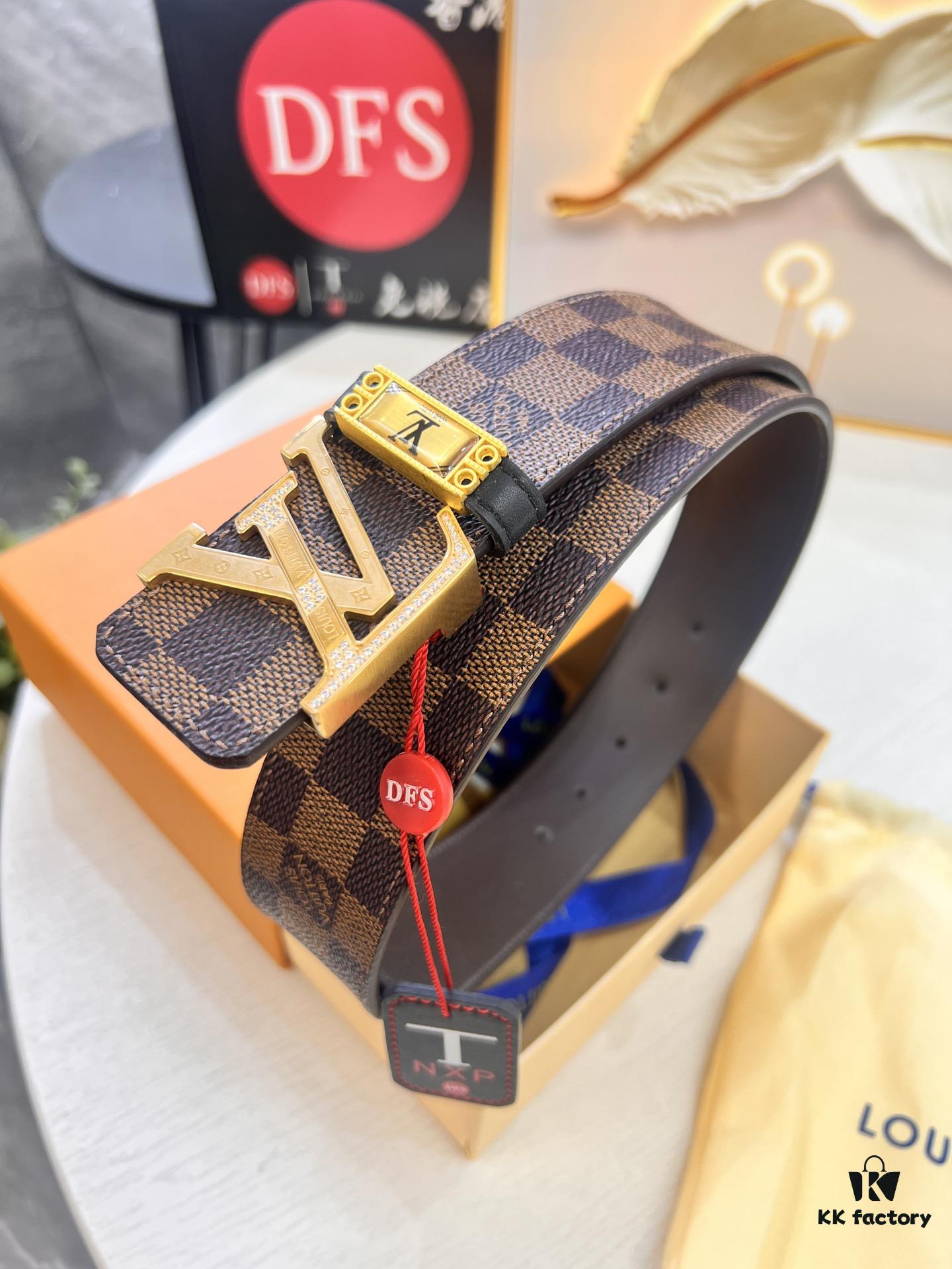 LV Men's Belt, Latest Style, ZP Molded, Matching Classic Checkered Fabric, Genuine Cowhide, Stainless Steel Buckle with Thickened Hardware, 4.0cm Width