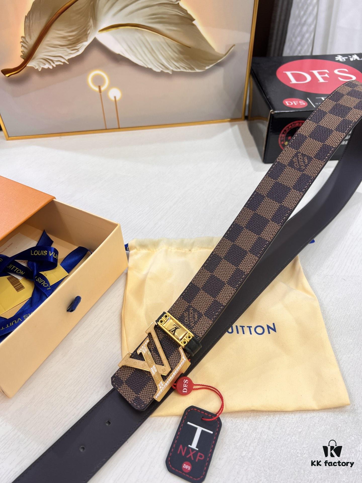 LV Men's Belt, Latest Style, ZP Molded, Matching Classic Checkered Fabric, Genuine Cowhide, Stainless Steel Buckle with Thickened Hardware, 4.0cm Width