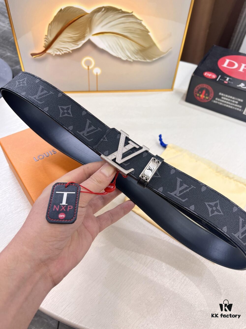 LV Men's Belt Louis Vuitton Latest Design ZP Synchronized Monogram Fabric Top-Quality Cowhide Steel Buckle 4.0cm