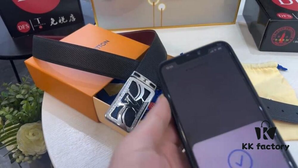 New Arrival LV Authentic Synchronized, Soft Crinkled Texture, Latest Version, Imported Cowhide