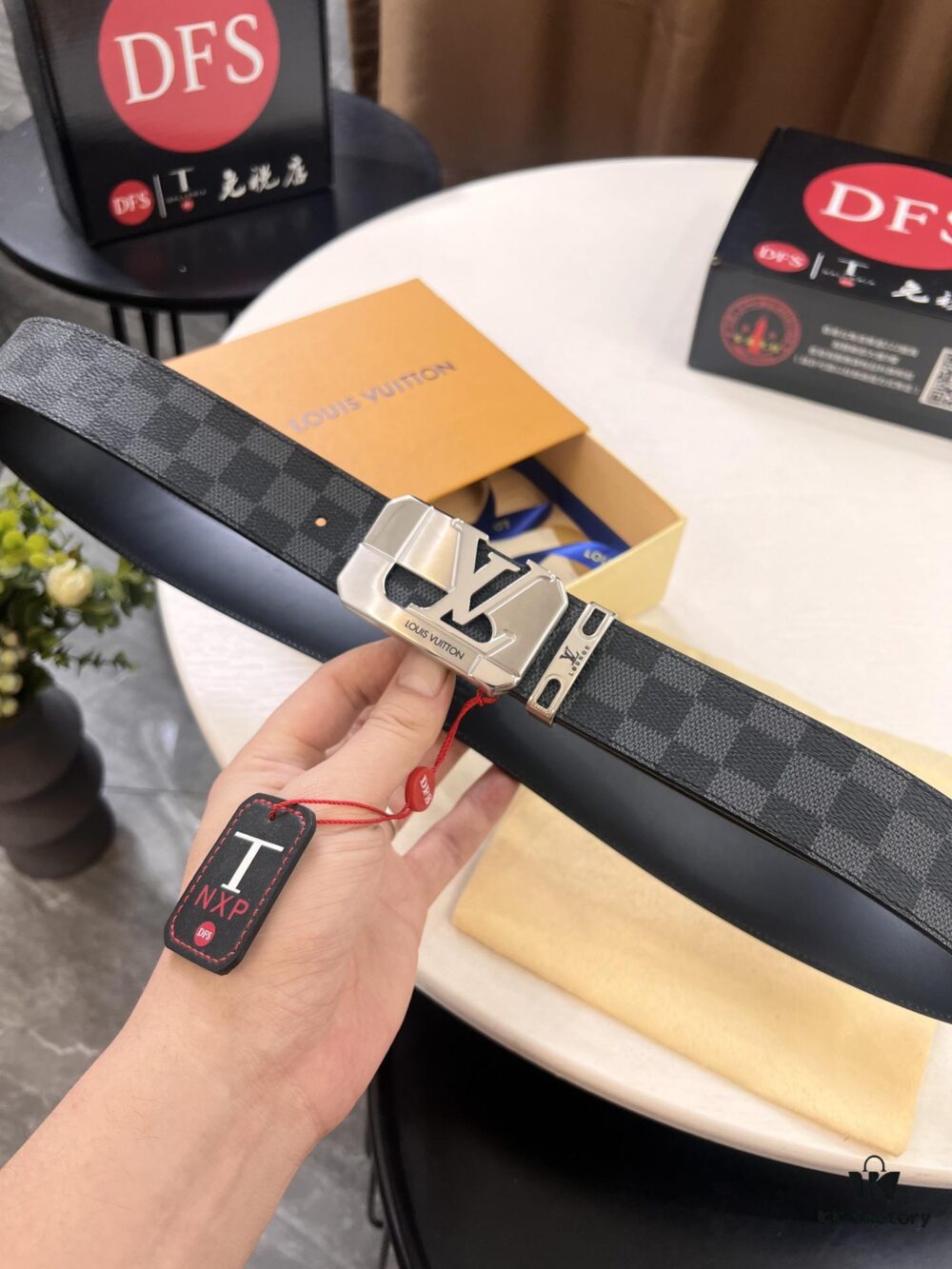Shop Owner Recommended Louis Vuitton LV Belt, ZP Synchronized New Men's Belt, Checkered Imported Fabric, Full-Grain Cowhide Plain Leather, 3.8cm Width, Official Website Style with Letter Hardware, High-End Custom Leather, Supports Authentication