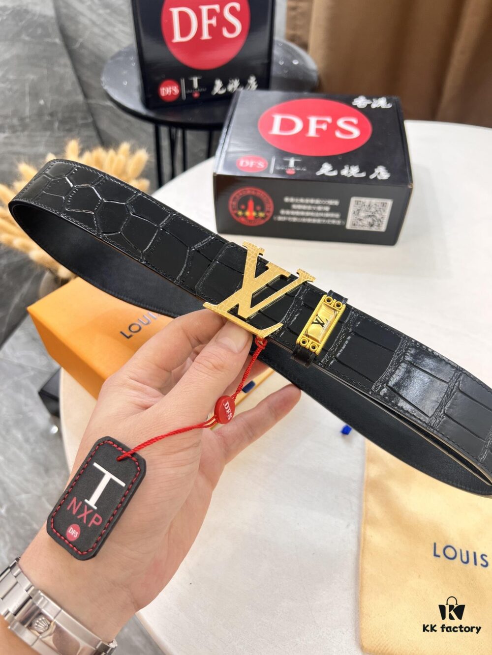 Top-tier Belt, Original Factory High-end Hong Kong Duty-Free T Gift Box (NXP Tag with Recognizable Online Verification, Authentic Anti-Counterfeit Chip), Genuine L-Logo Polished Stainless Steel Hardware, Inside Sliding Buckle, Crocodile Grain Top-Grade Double-Sided Leather from Imported French Suede, 3.8cm Width, Comparable to LV Louis Vuitton Quality