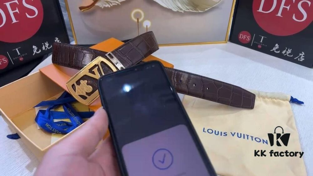 Louis LV Top Grain Crocodile Belly Pattern Leather