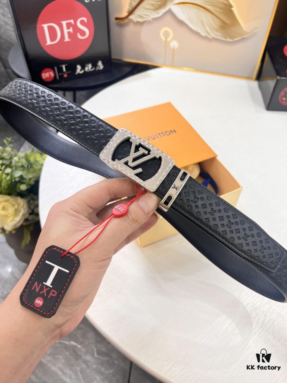 Louis Vuitton Automatic Buckle Belt, Full-Grain Imported Calfskin with Small Grain Cowhide, 3.5cm Width, Top-Quality Business Formal Belt