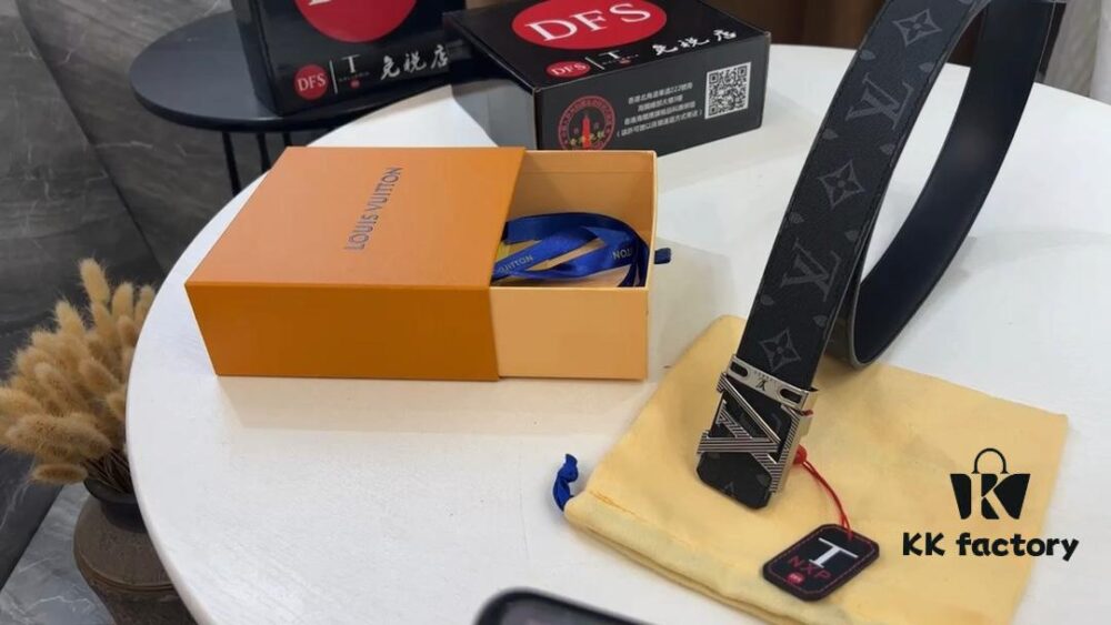 LV New Monogram Belt with Video Anti-counterfeiting Induction Network, Fashion Casual Style