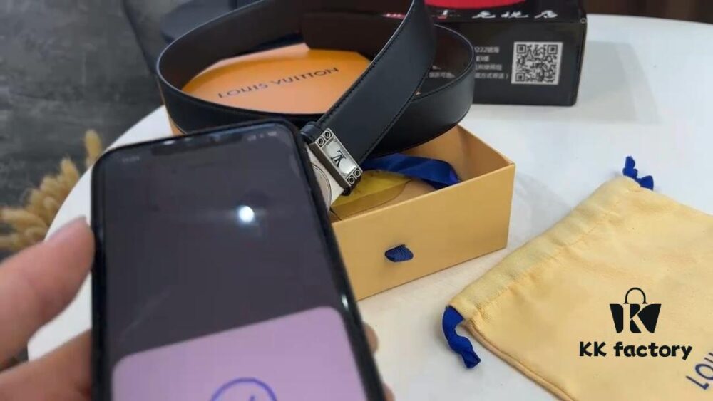 LV Stainless Steel Hardware Genuine Leather Belt with Anti-Counterfeit Hologram and Video Authentication