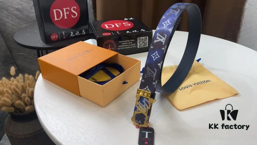 New Arrival LV Authentic Synchronized, Crisped Flower Pattern with Soft Handfeel, Latest Version, Imported Cowhide