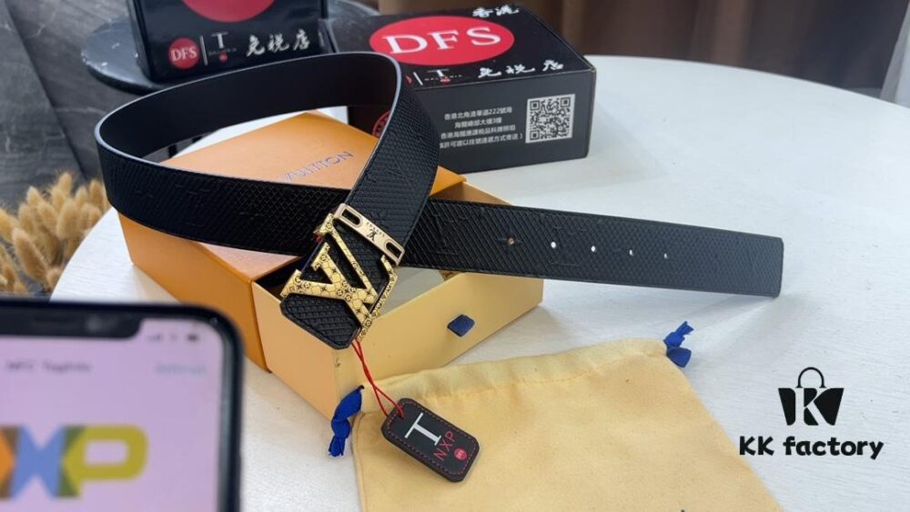 LV New Style Textured Leather Belt with Anti-Counterfeit Video Authentication, Reversible Fashion Casual Design