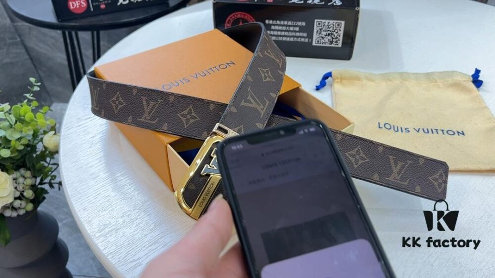 LV New Checkered Leather Belt, Fashion Casual Style with Video Anti-counterfeiting Induction Network