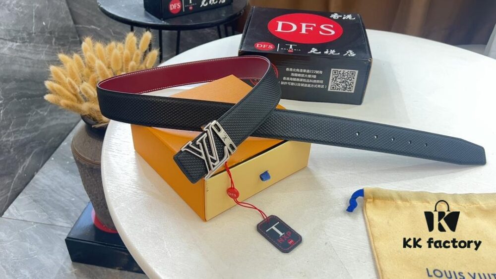 LV New Arrival Embossed Leather Belt, Fashionable Casual Reversible Style with Video Anti-Counterfeit Authentication