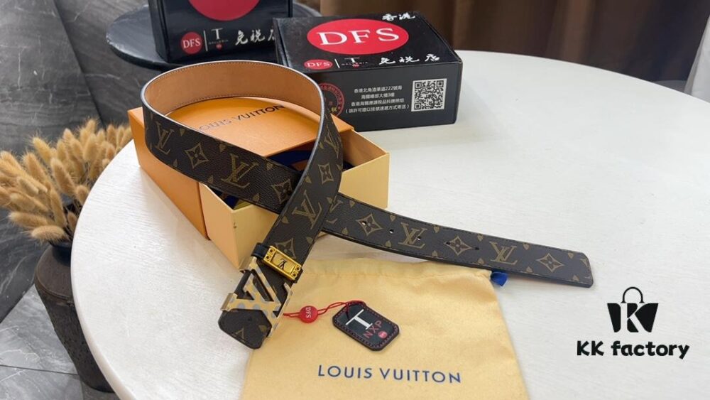 LV New Checkered Leather Belt, Fashion Casual Style with Video Anti-counterfeiting Induction Network