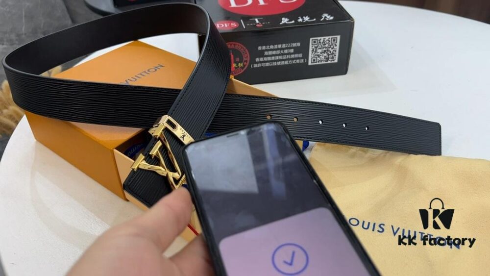 Genuine Synchronized, Water Ripple Full-Grain Leather, Double-Sided Use Stainless Steel Hardware, Chip Induction to Official Website