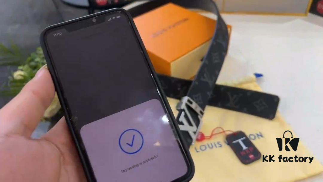 LV New Checkered Leather Belt, Fashion Casual Style with Video Anti-counterfeiting Induction Network