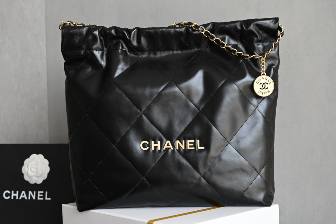 𝐂𝐡𝐚𝐧𝐞𝟏 𝟐𝟐 𝐁𝐚𝐠