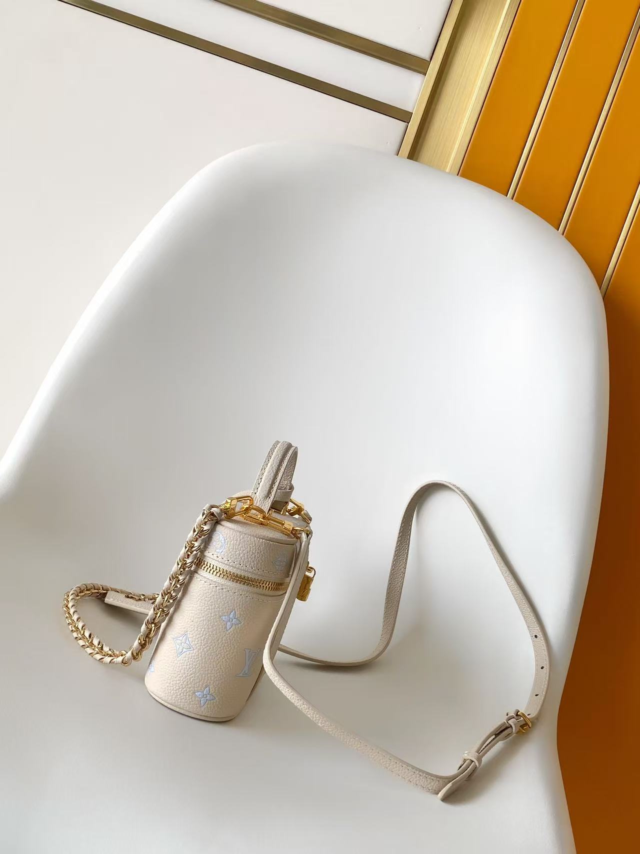 Louis Vuitton M27744 Blue Silk-Screen Print, Full Leather Bag — Vanity Chain Pouch