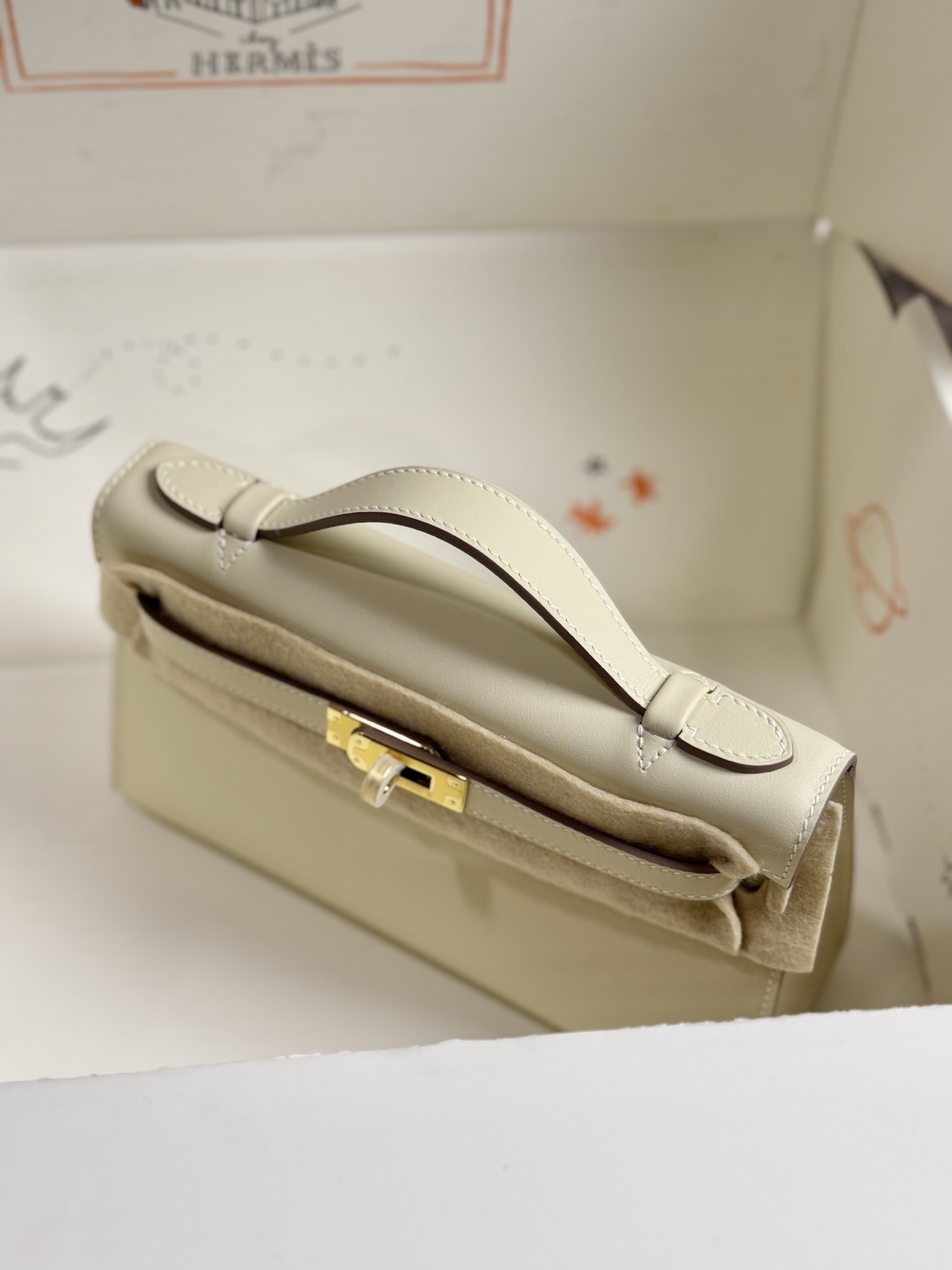 Milkshake White Kelly Generation 1