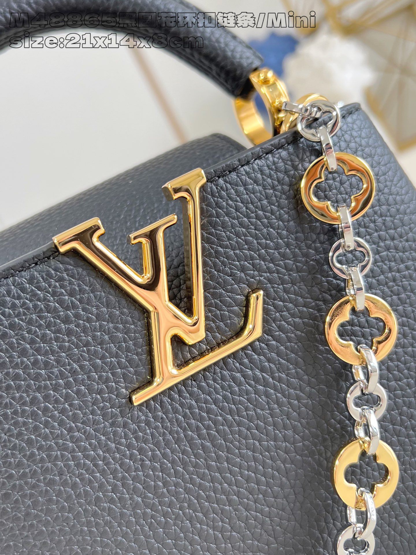 The Capucines Mini handbag, part of the Capucines Chain On You collection, is crafted from soft Taurillon calf leather to offer ample space.