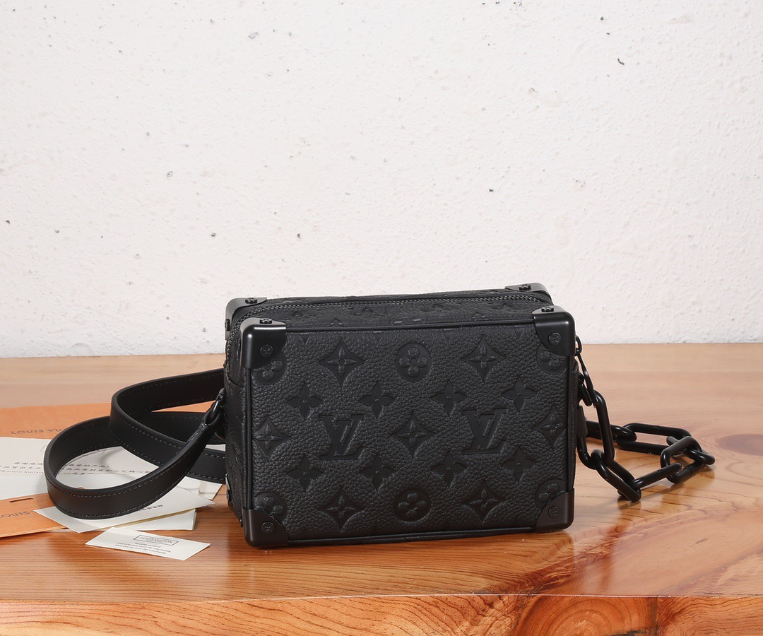 Bolso con cadena SOFT TRUNK