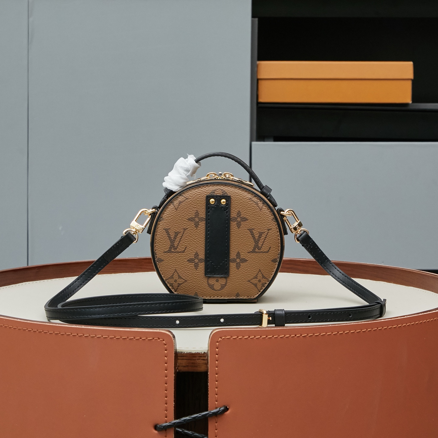 Louis Vuitton Exclusive Real Shots: M44699 (Classic Monogram) & M68276 (Yellow Monogram). The Mini Boîte Chapeau handbag features a classic silhouette crafted from Monogram canvas.