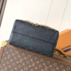Louis Vuitton This Speedy Bandoulière 25 handbag is crafted from cowhide leather, offering a pillow-like soft touch.