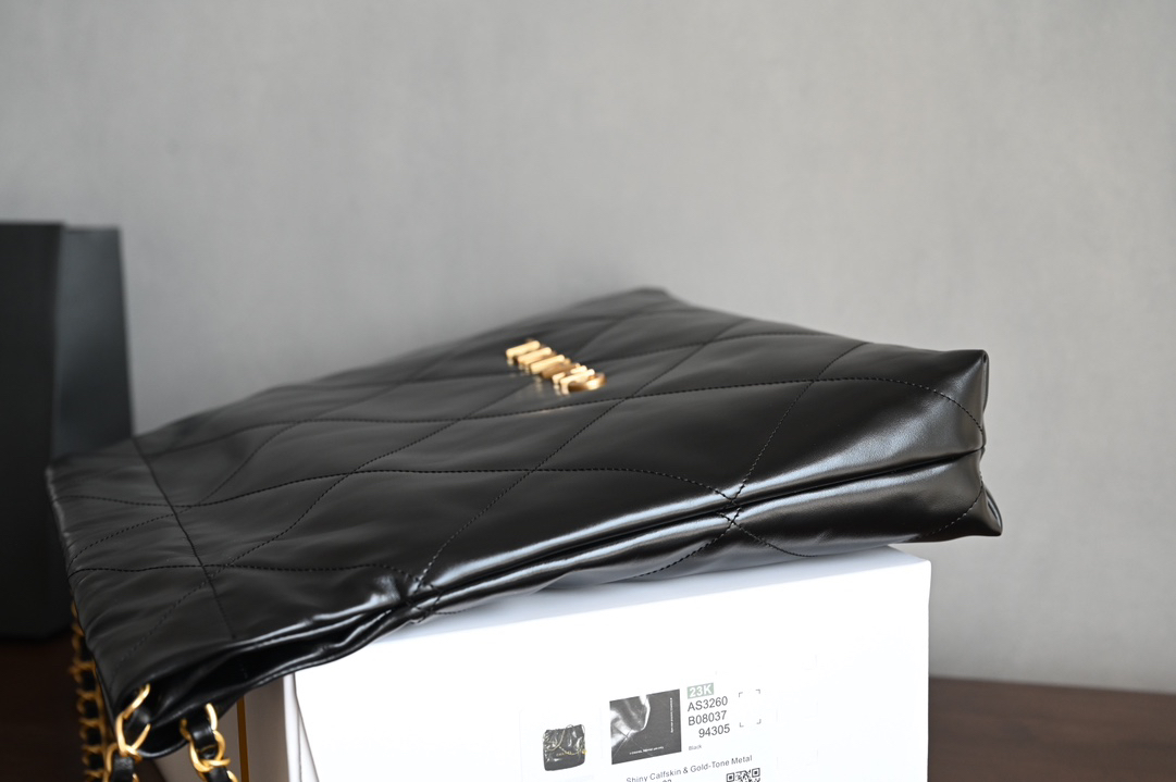 𝐂𝐡𝐚𝐧𝐞𝟏 𝟐𝟐 𝐁𝐚𝐠