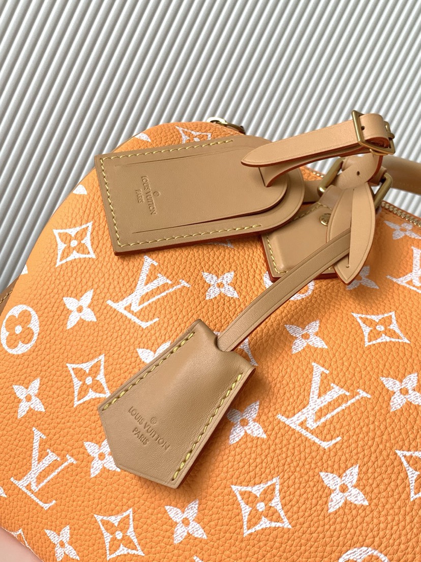 Louis Vuitton M14064 Orange: This Sedy Bandoulière 30 handbag features a design rendered upon a surface of refined cowhide leather.