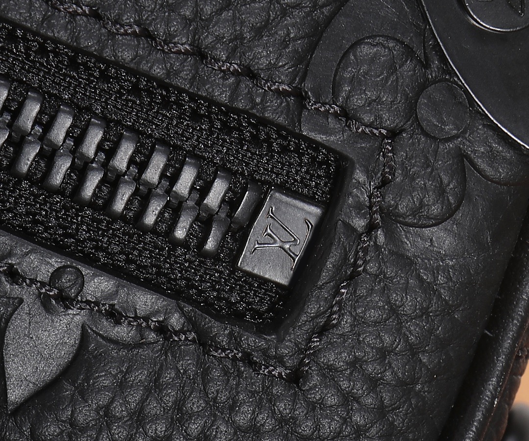 Bolso con cadena SOFT TRUNK