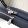 Louis Vuitton M30971 Midnight Blue This Avenue shoulder bag is made of Taïga cowhide leather.