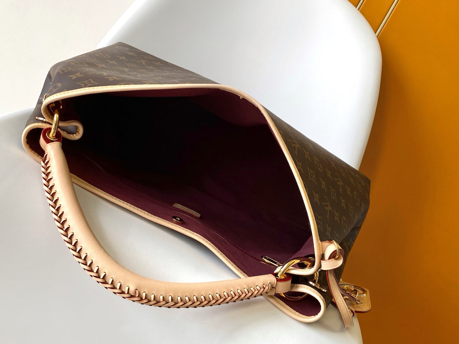 Louis Vuitton This Again bag is a contemporary, more supple, and iconic reinterpretation of the Artsy model, originally launched in 2010.