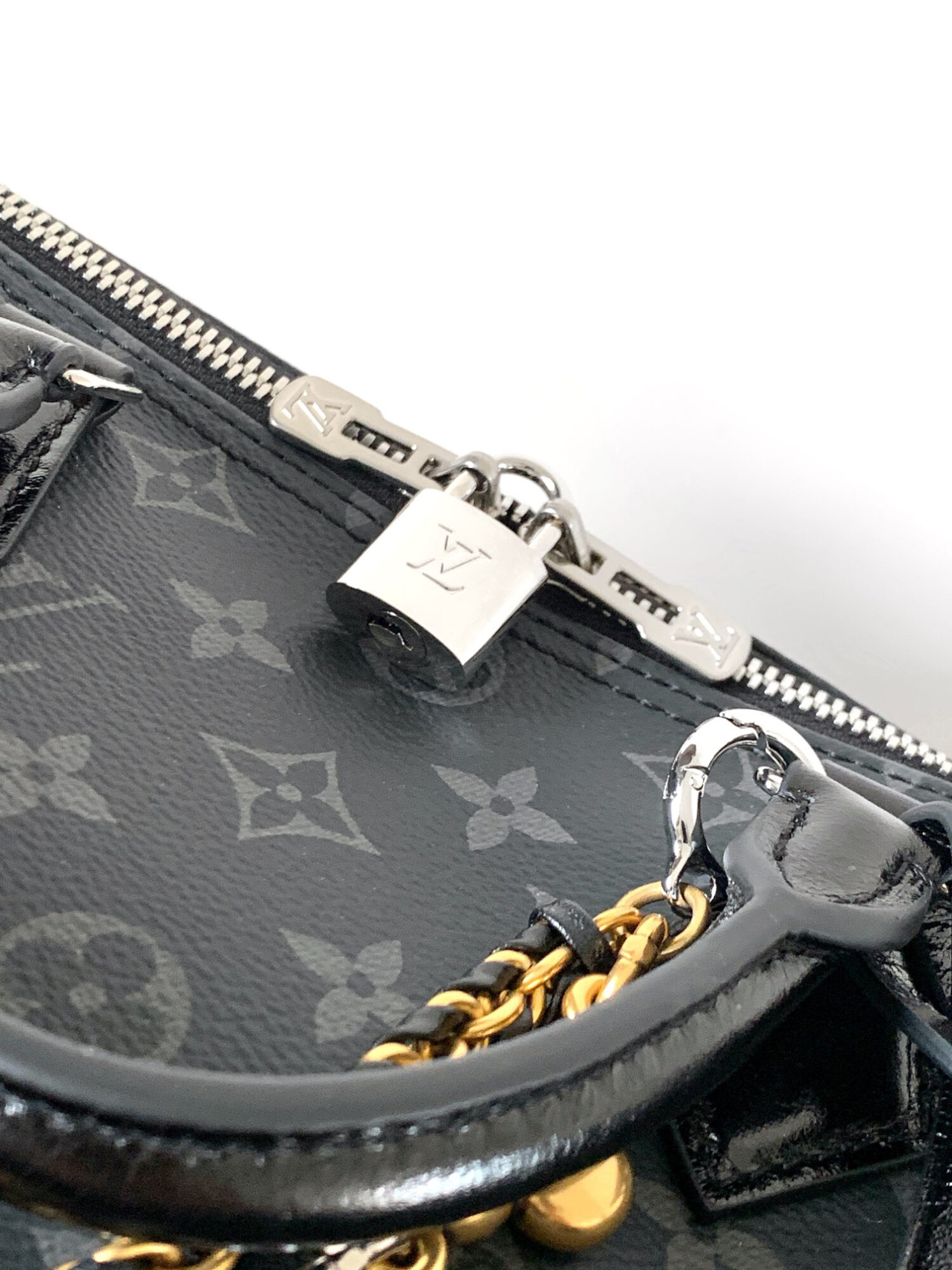 Louis Vuitton This Speedy Soft 30 handbag, part of the Ski Collection, reimagines the classic design in Monogram Eclipse canvas.
