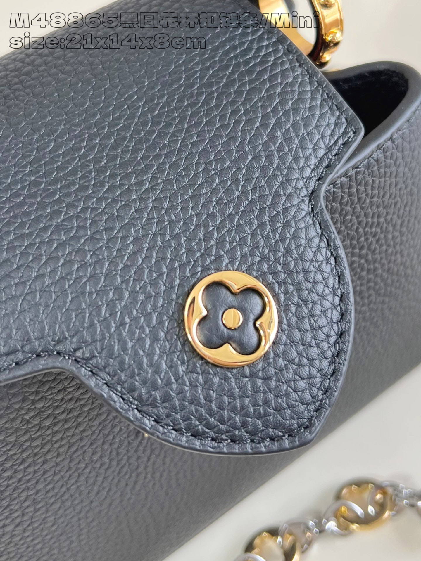 The Capucines Mini handbag, part of the Capucines Chain On You collection, is crafted from soft Taurillon calf leather to offer ample space.