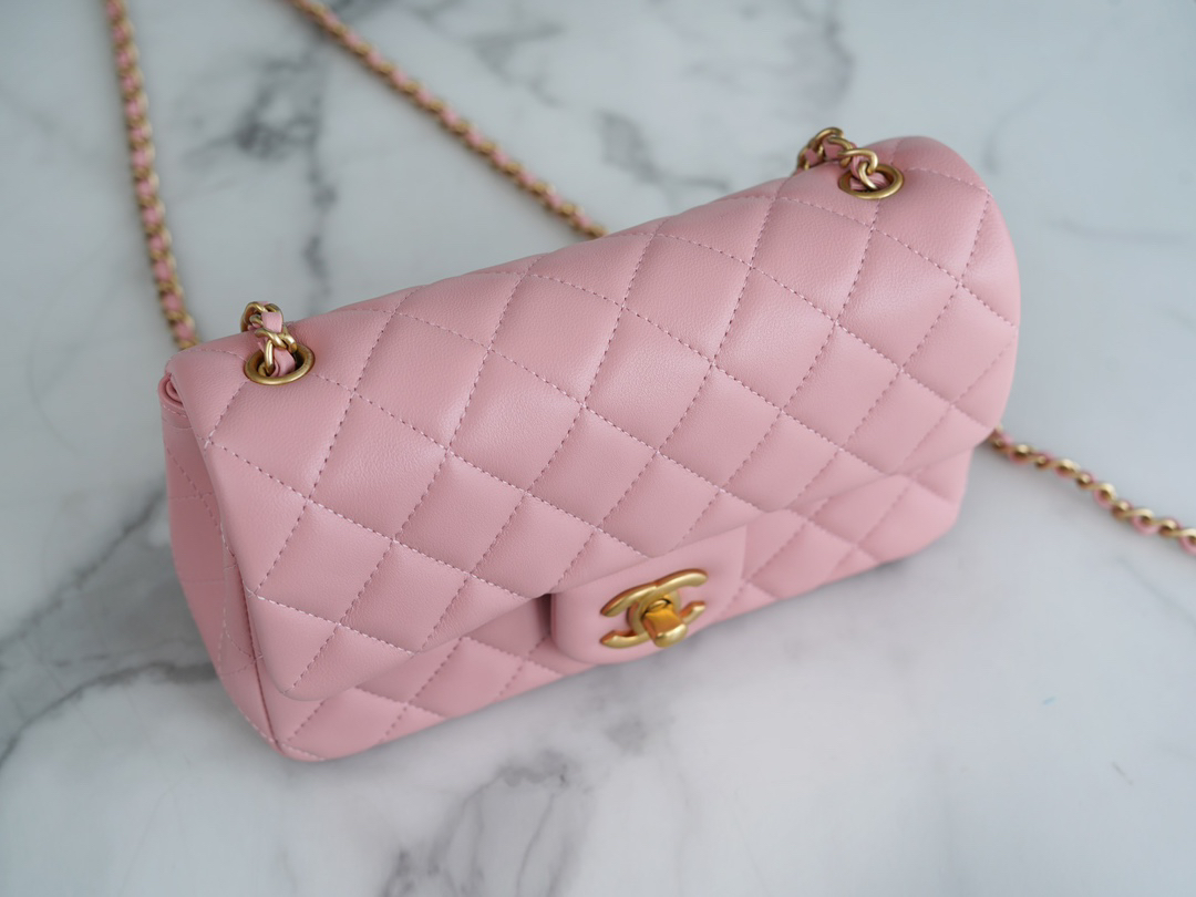 𝐂𝐡𝐚𝐧𝐞𝐥 𝟐𝟑𝐤 Metal Ball 𝗠𝗶𝗻𝗶 Pink 🌸