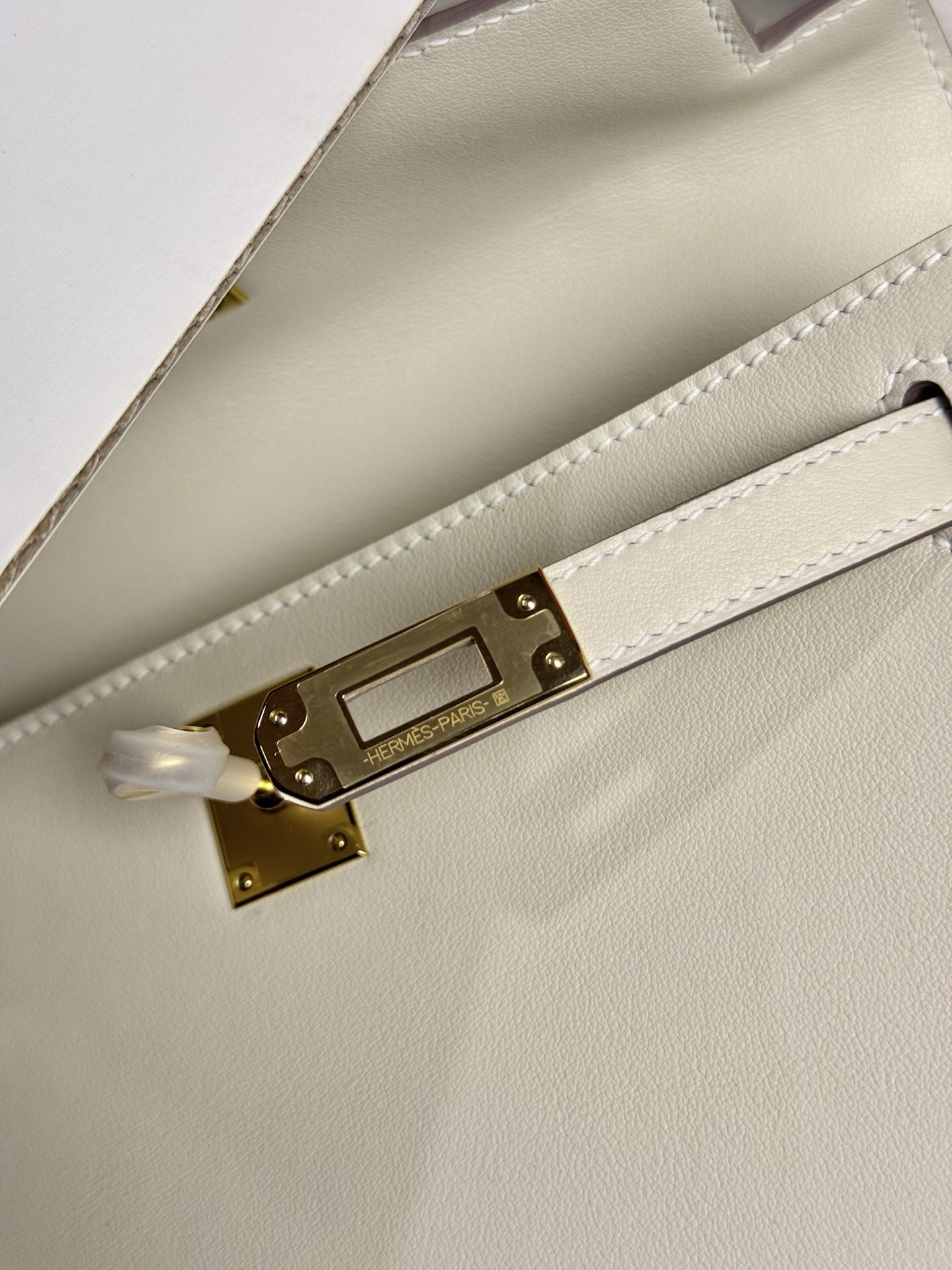 Milkshake White Kelly Generation 1