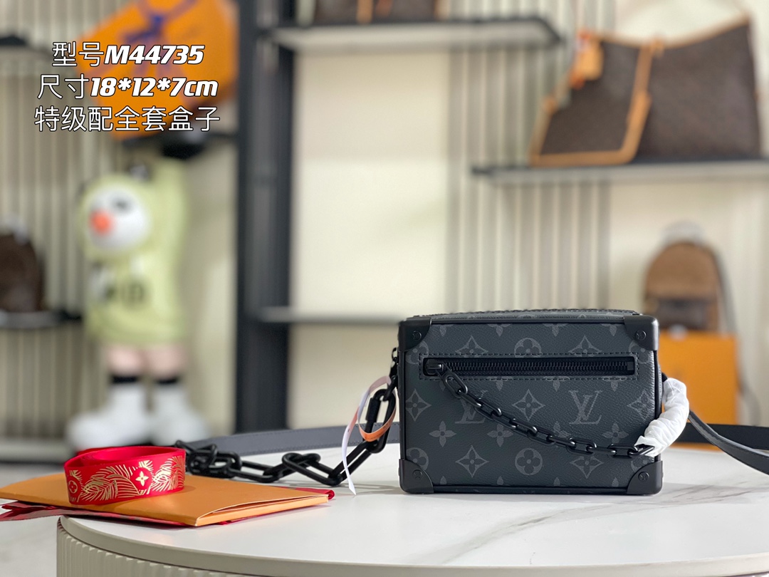 Louis Vuitton M44735 Premium Enhanced Edition: The leather used is Grade A Italian leather sourced from the original manufacturing factory—hence the designation "Premium."